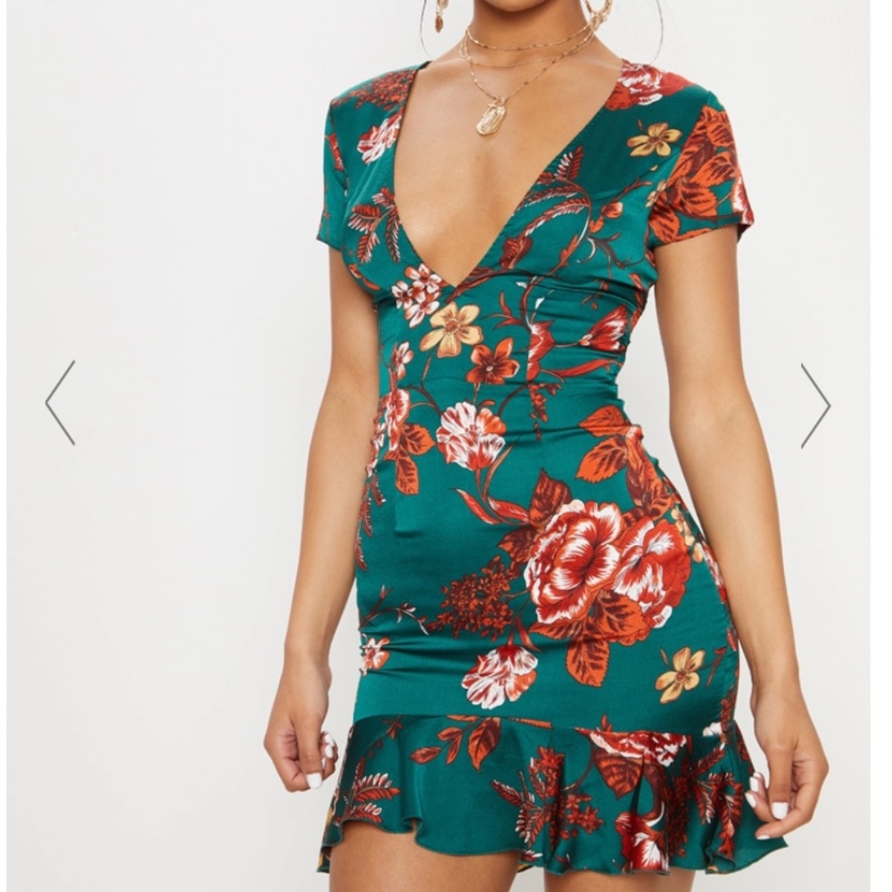 EMERALD GREEN CRISS CROSS BACK FRILL HEM SHIFT DRESS